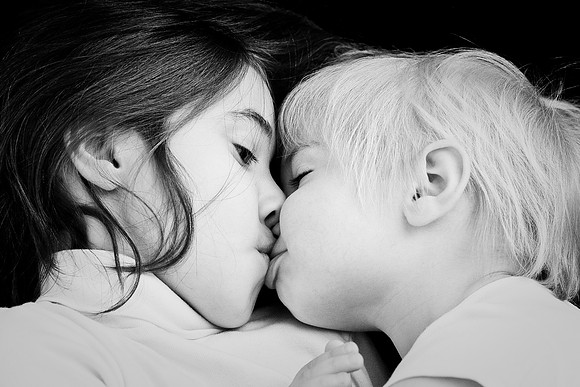 kiss